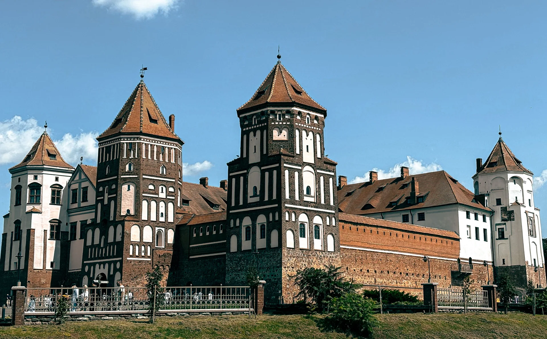 Памятники Мира и Несвижа